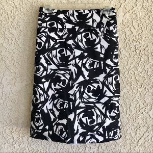 Black and white printed pencil skirt